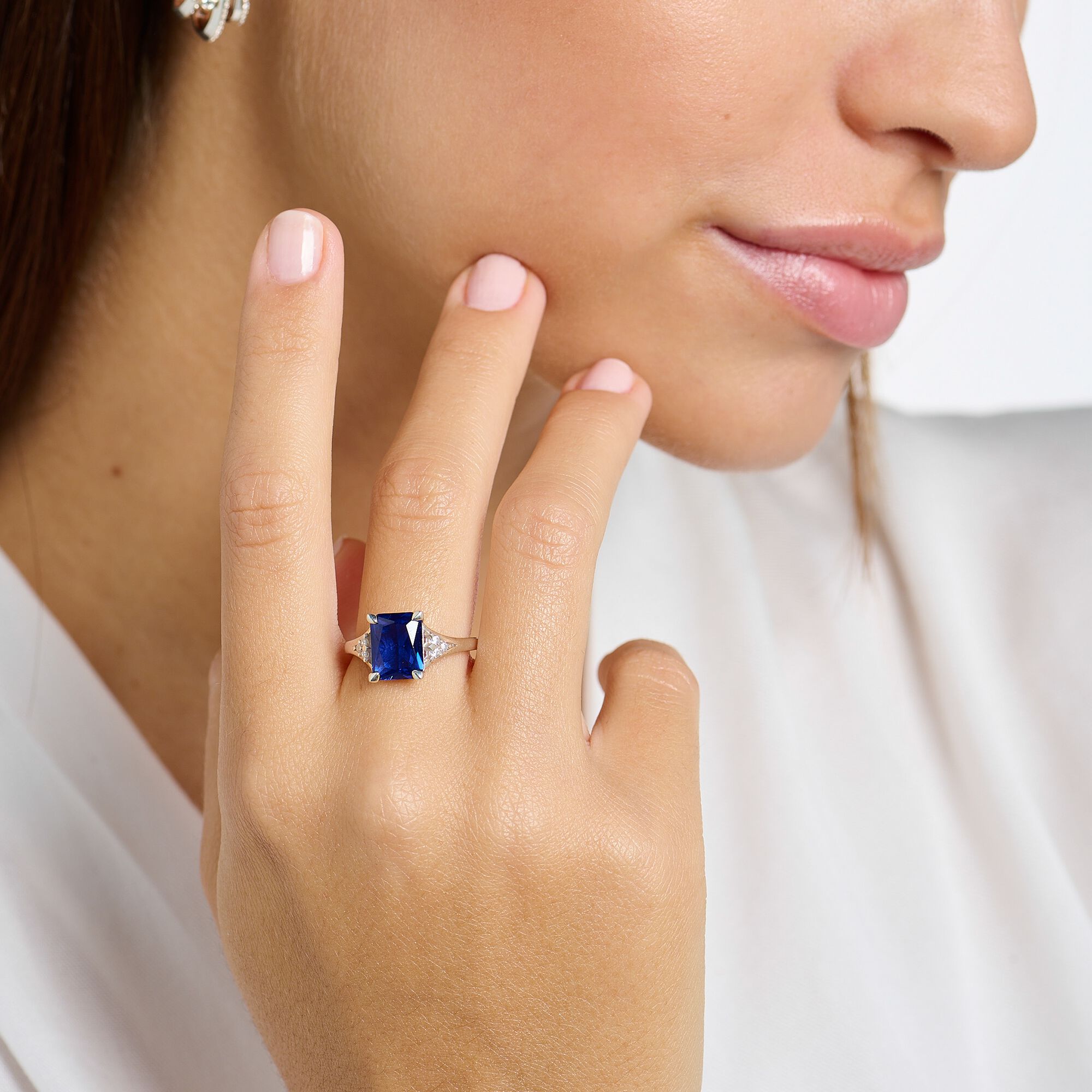 Ring for women with stones, sapphire-blue white – THOMAS