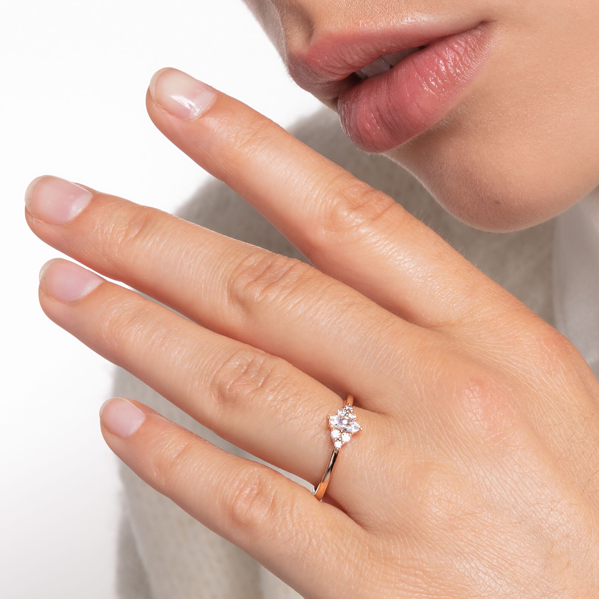 Anillo vintage blanco piedras oro rosado THOMAS SABO