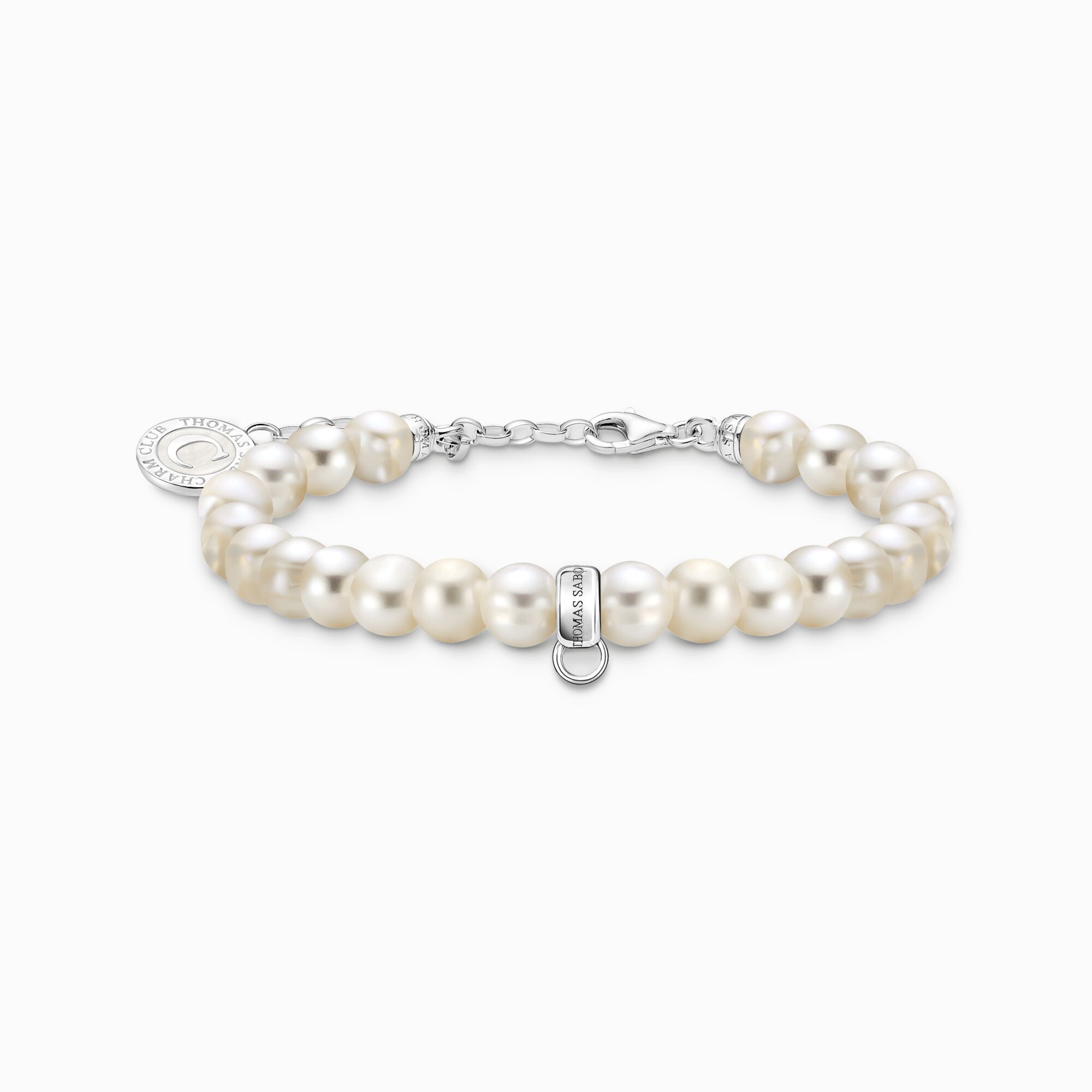 Silver charm member bracelet with white oval-shaped pearls from the Charm Club collection in the THOMAS SABO online store