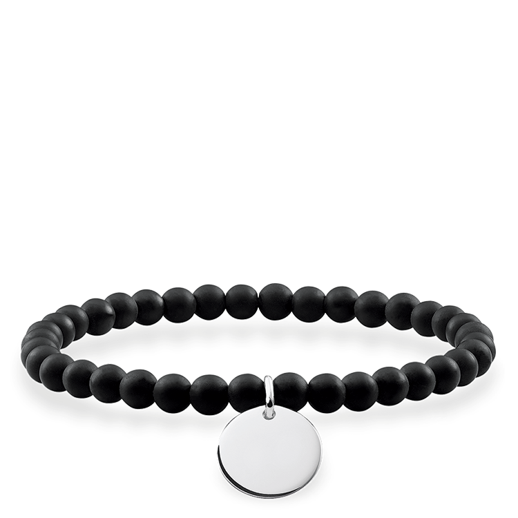 Das Love Bridge Armband mit Perlen aus mattiertem Obsidian schmiegt sich besonders lässig an das Handgelenk seiner Trägerin. Ergänzt durch eine individuell gravierbare Scheibe, unterstreicht das Schmuckstück den eigenen Look. - 0